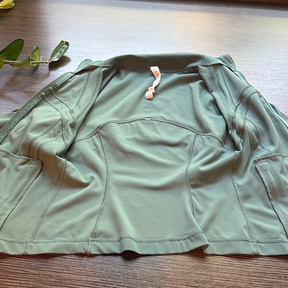 Lululemon Define Cropped Jacket Nulu: Sage Green - Picture 4 of 4